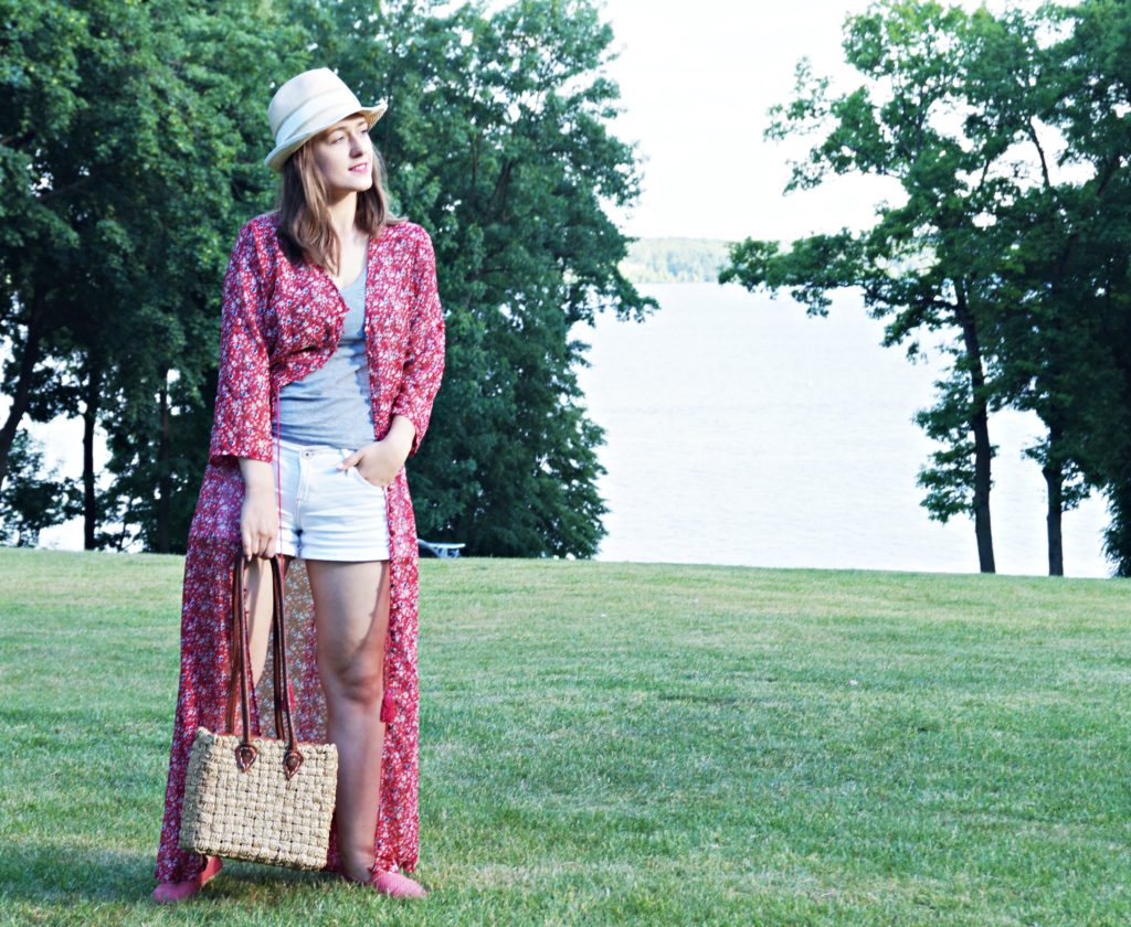 czerwca sukienka maxy, kapelusz, letnia stylizacja blogerek, 